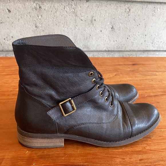 Steve Madden Stinger Fold Over Ankle Black Leather Boots - Picture 14 of 16